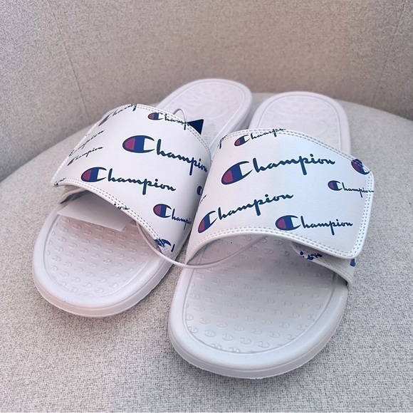 NWT Champion unisex white logo slides size 7 men’s/ 9 women’s - Picture 1 of 4